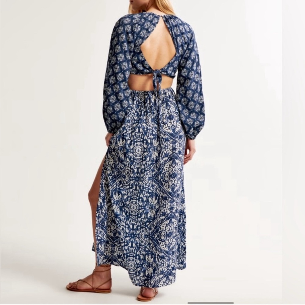 Abercrombie & Fitch long sleeve plunge cut-out maxi dress